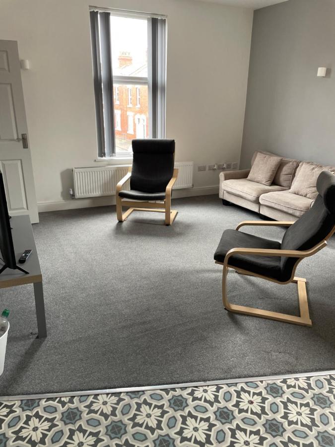 Modern,Spacious 2 Bed Apartment Престън Екстериор снимка